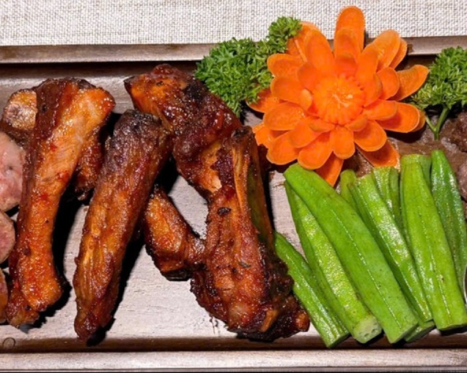 Sườn Heo Mỹ Nướng Sốt BBQ